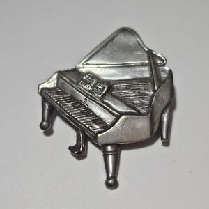 Seagull Pewter Canada piano brooch